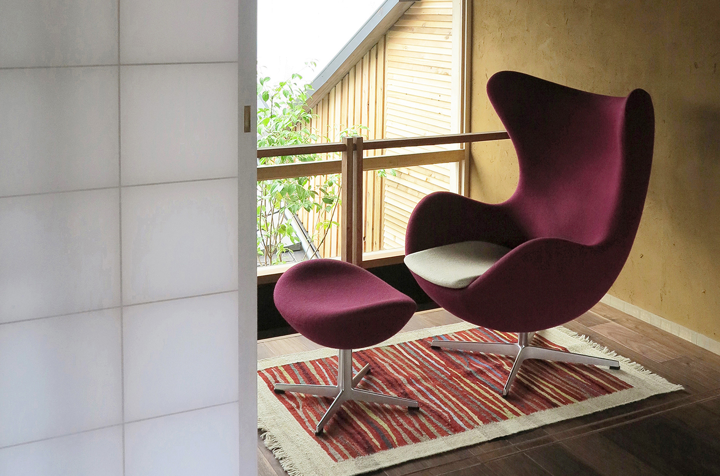 デンマークで最も有名な建築家、アルネ・ヤコブセン デザインによる